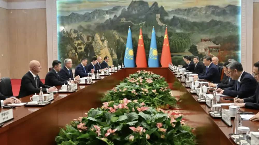 Қытай мен Қазақстан бір-біріне арқа сүйей алатын стратегиялық серіктестер - ҚХР төрағасы Си Цзиньпин
