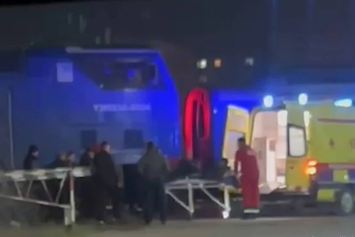 Семейде құлаққаппен телефонға қарап келе жатқан жігітті пойыз қағып кетті