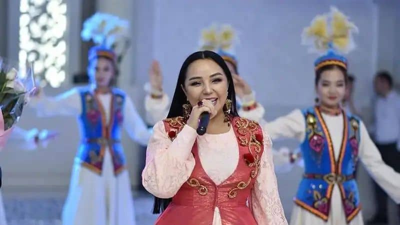 «Бүкіл заң еркекке ыңғайлы жасалған»: Алтынай Жорабаева экс-күйеуінен зорлық-зомбылық көргенін айтып, билікке өкпесін жеткізді