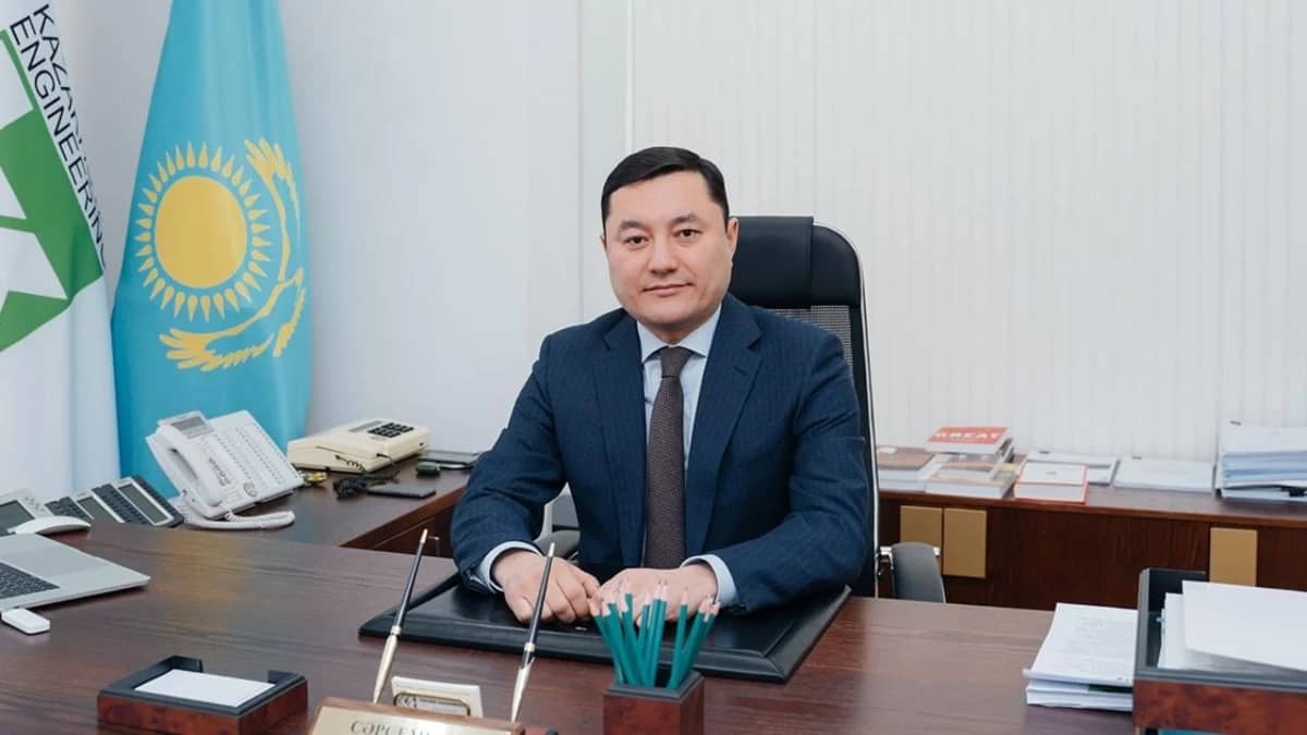 Экс-вице-министр Әділбек Сәрсембаев лауазымын асыра пайдаланды деген күдікке ілінді