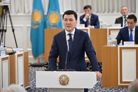 Ерлан Қарин жаңа Конституцияның тұжырымдамалық негізін түсіндірді