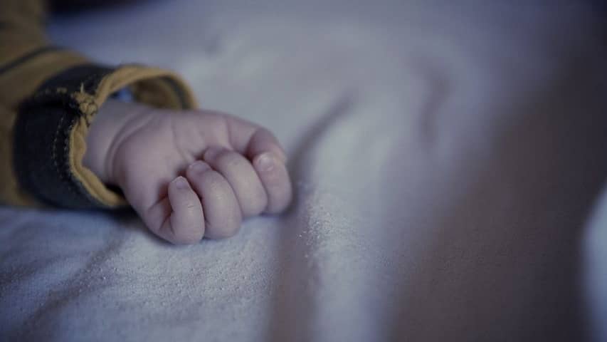 «Аштан өлген болуы мүмкін»: арба ішінен сәбидің мәйіті табылды