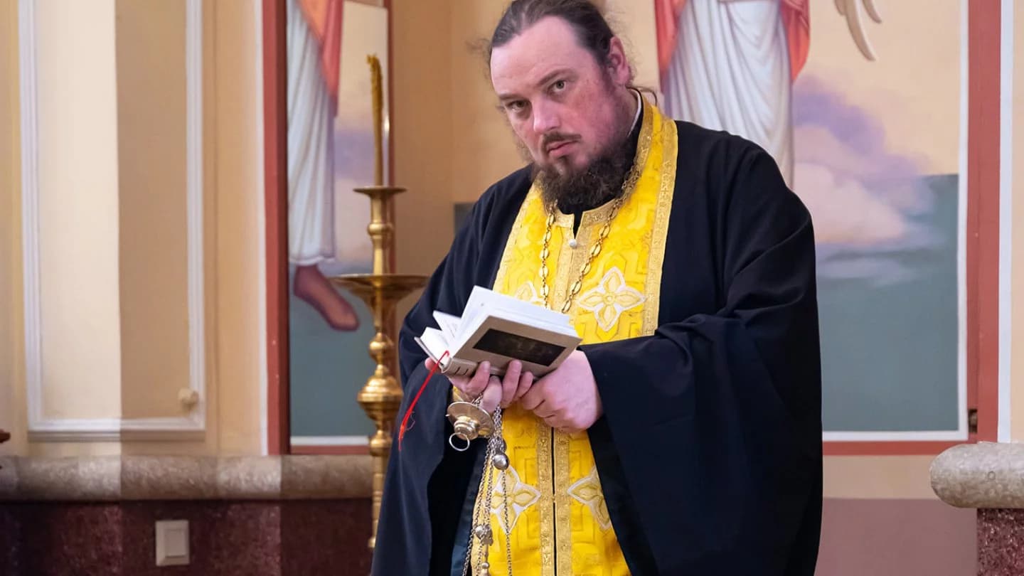 Қасиетті әкейдің құдайға қарсы қылығы: Алматыда шіркеу қызметкері сотталып жатыр