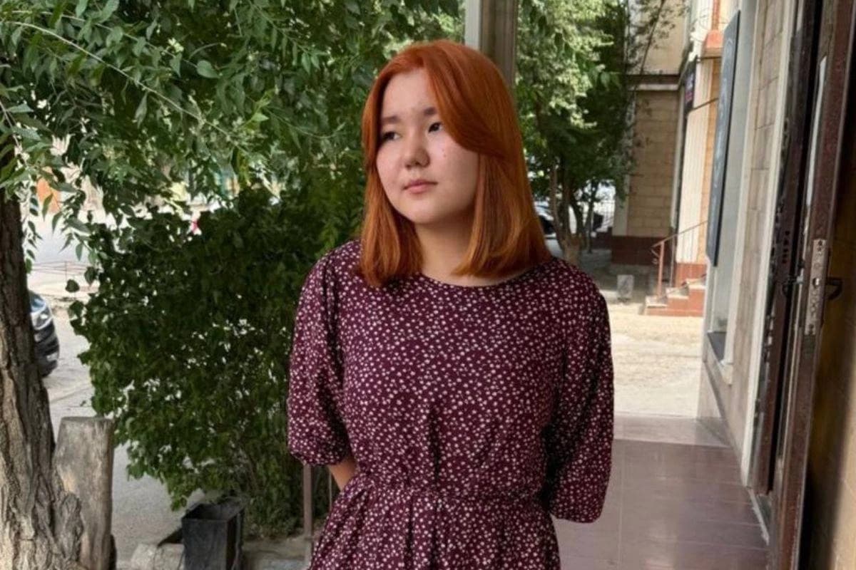 «Түсініктеме жазуға мәжбүрледі»: Атырауда 15 жастағы қыз мектептегі жанжалдан кейін жоғалып кетті