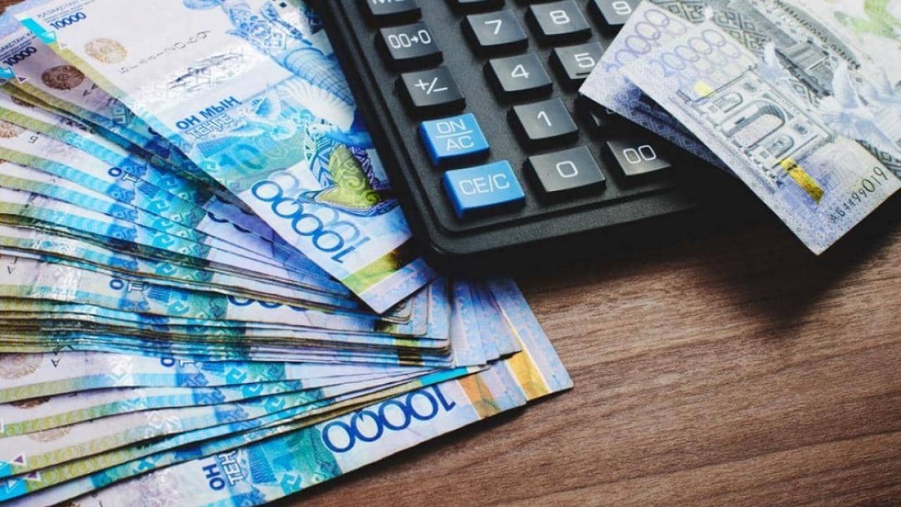 СҚО-дағы сорақылық: басшылар жұмыс уақытында шетелге қыдырған қызметкерлерге жалақы төлеген