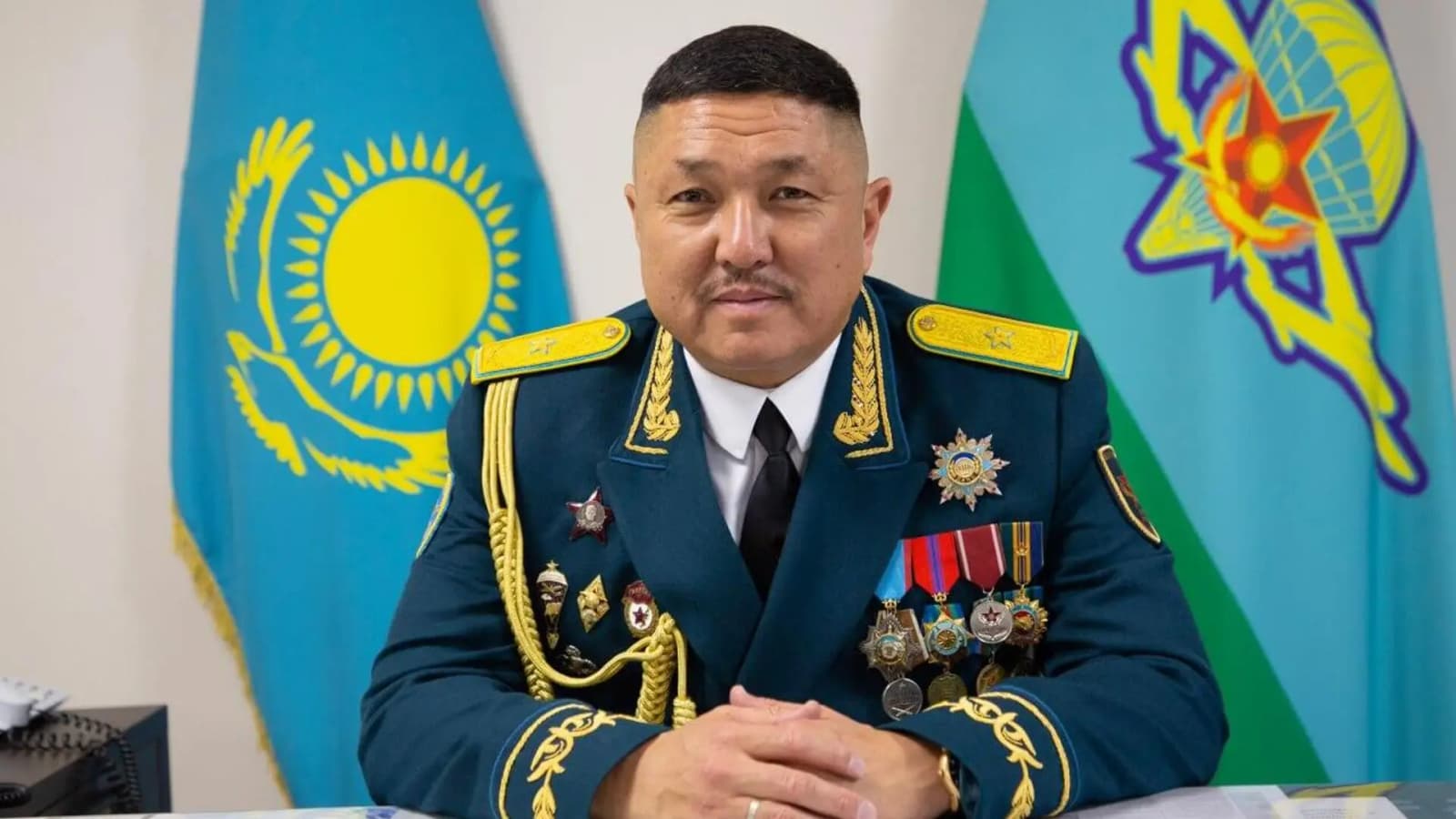 «Ұлты қырғыз»: Тоқаев Қорғаныс министрінің орынбасарын тағайындады
